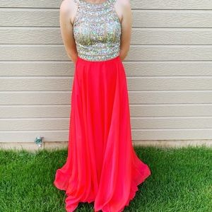 BEAUTIFUL PROM/PAGEANT GOWN, SIZE 2